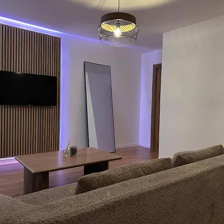 Cocoon Moderne 6 Personnes Au Coeur De *