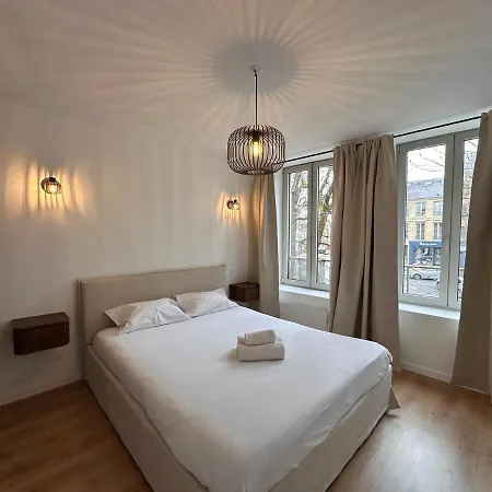 Cocoon Moderne 6 Personnes Au Coeur De *